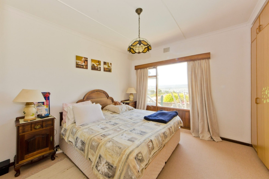 4 Bedroom Property for Sale in Heuwelkruin Western Cape